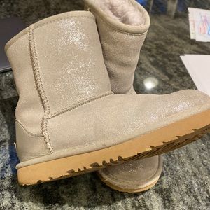Girls Uggs- size 2